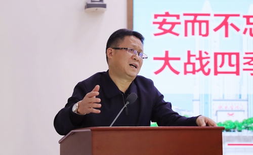 王大真到松滋肥業(yè)、楚星公司、新材料公司和股份公司現(xiàn)場調(diào)研(圖5)