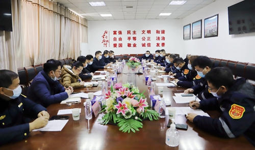 宜都市委副書記、市長李澤剛一行到楚星公司開展“千名干部進千企”服務(wù)活動(圖1)