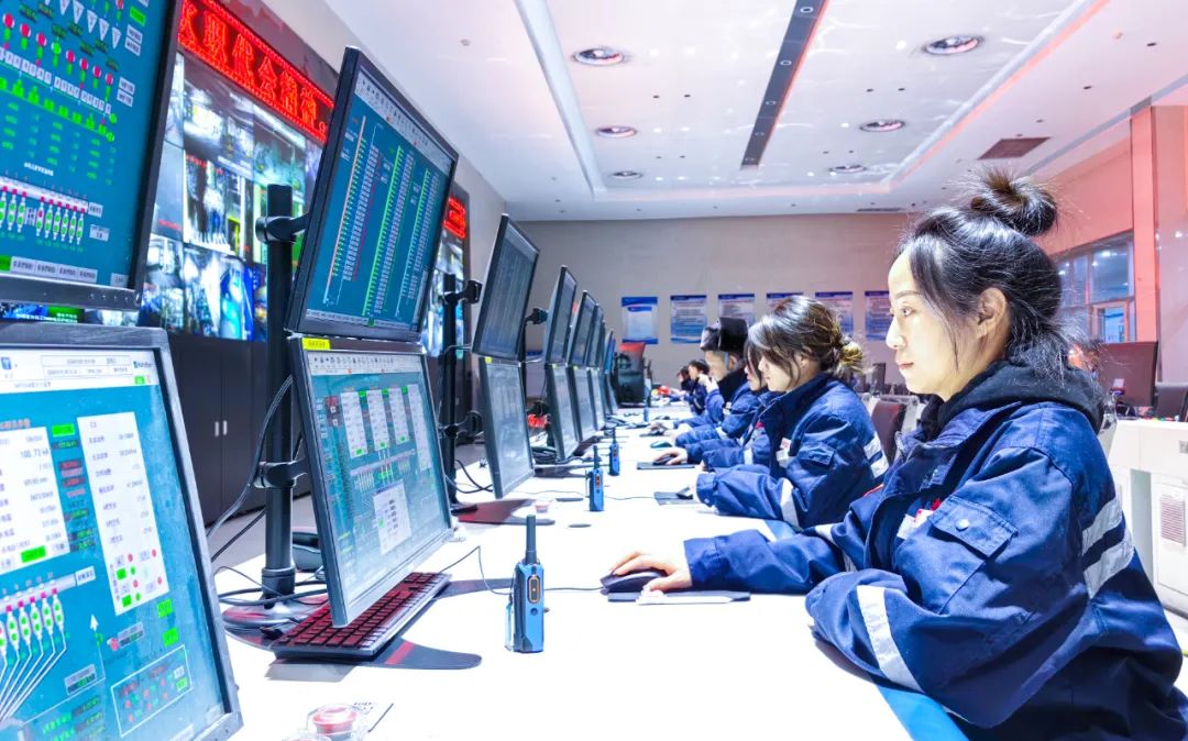 新疆宜化電石車間二一班：強(qiáng)化班組建設(shè)，筑牢基層基石(圖2)