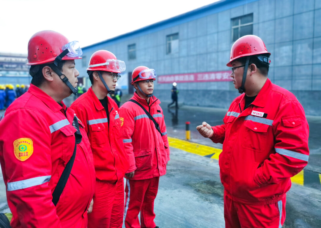 新疆宜化：直擊大修一線，看他們奮戰(zhàn)的身影(圖8)