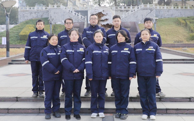 喜報！全國表彰，股份公司猇亭片區(qū)電解四班榜上有名！