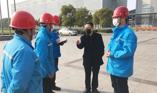 王大真到股份公司、楚星公司和松滋肥業(yè)現(xiàn)場(chǎng)檢查疫情防控及安全生產(chǎn)情況
