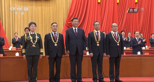 向抗疫英雄致敬！宜化集團(tuán)組織收看全國抗擊新冠肺炎疫情表彰大會